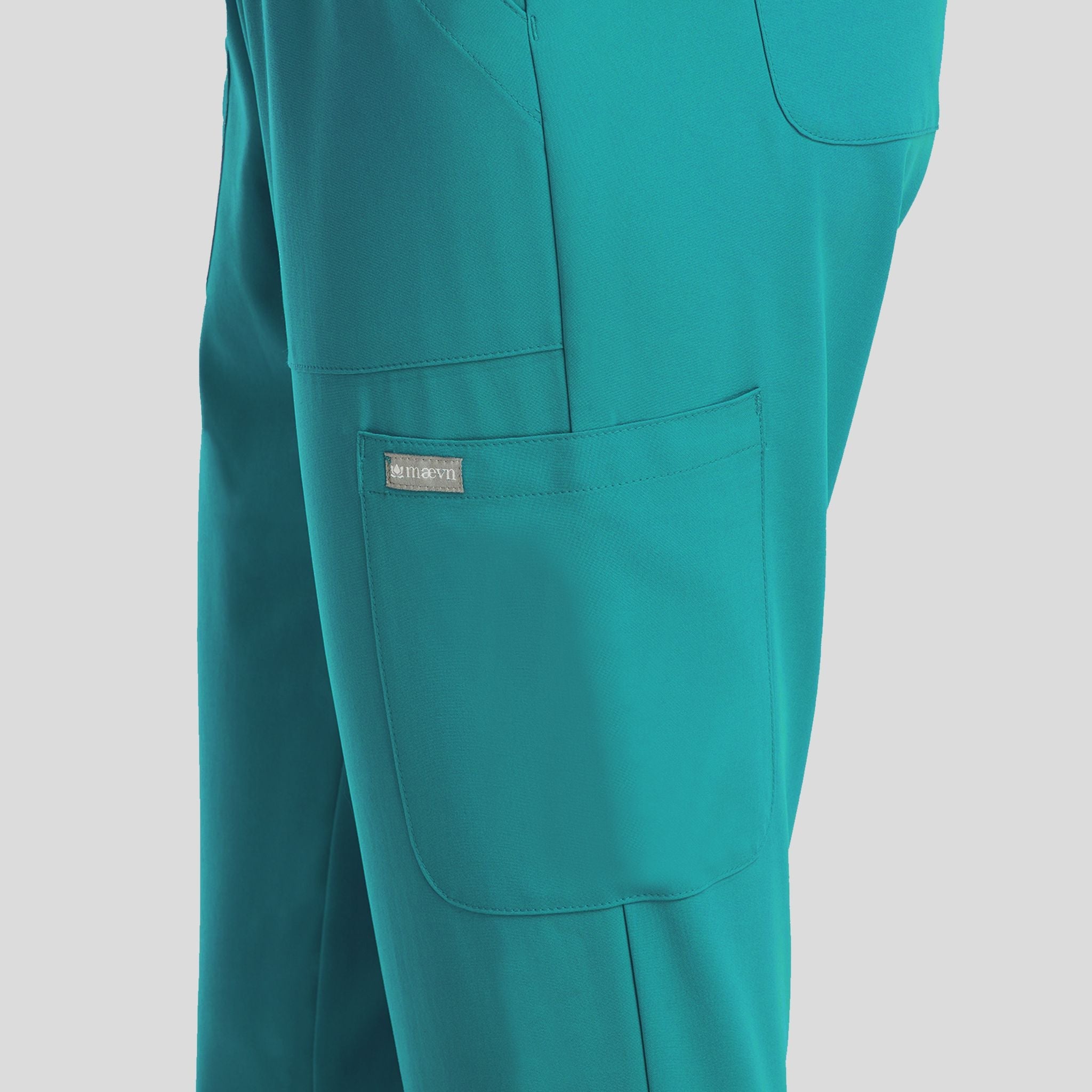 Maevn_Momentum_5091_teal_detail