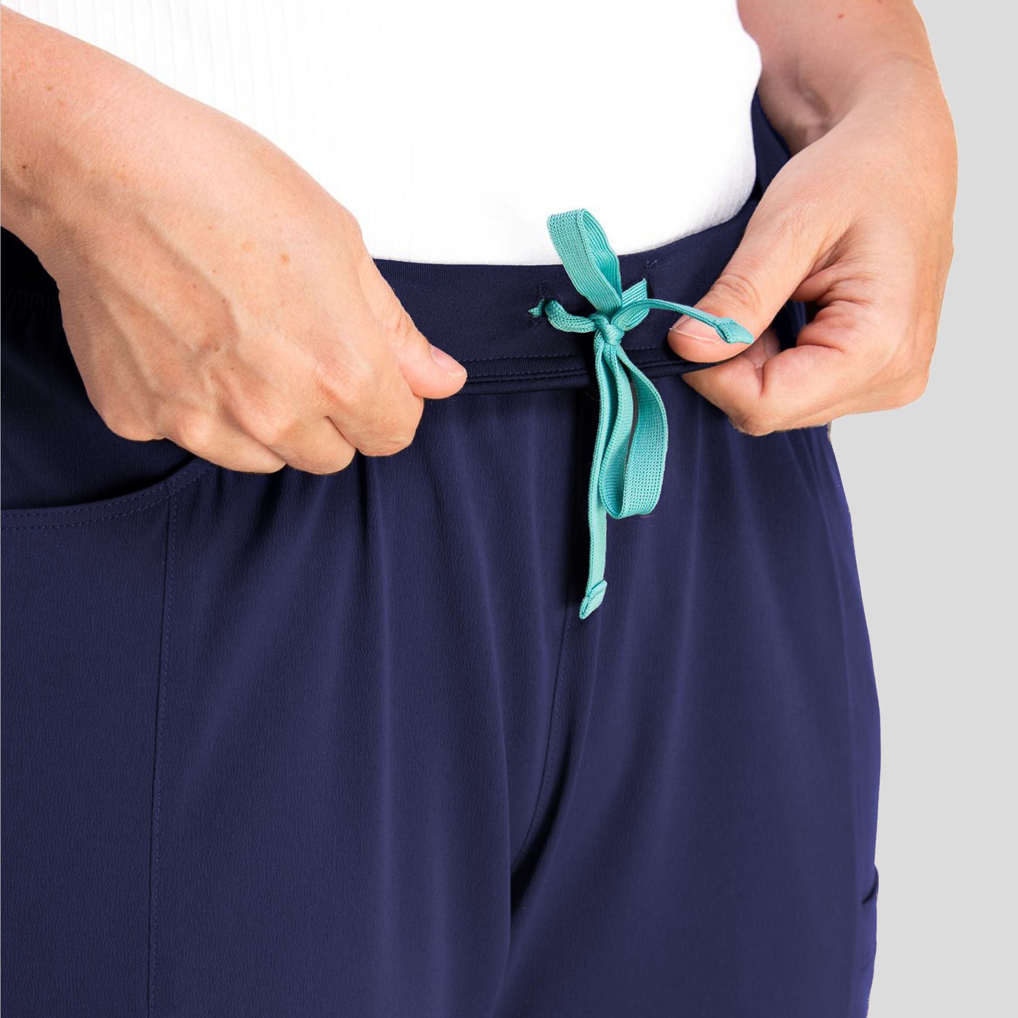 IRG_Elevate_181203_navy_detail