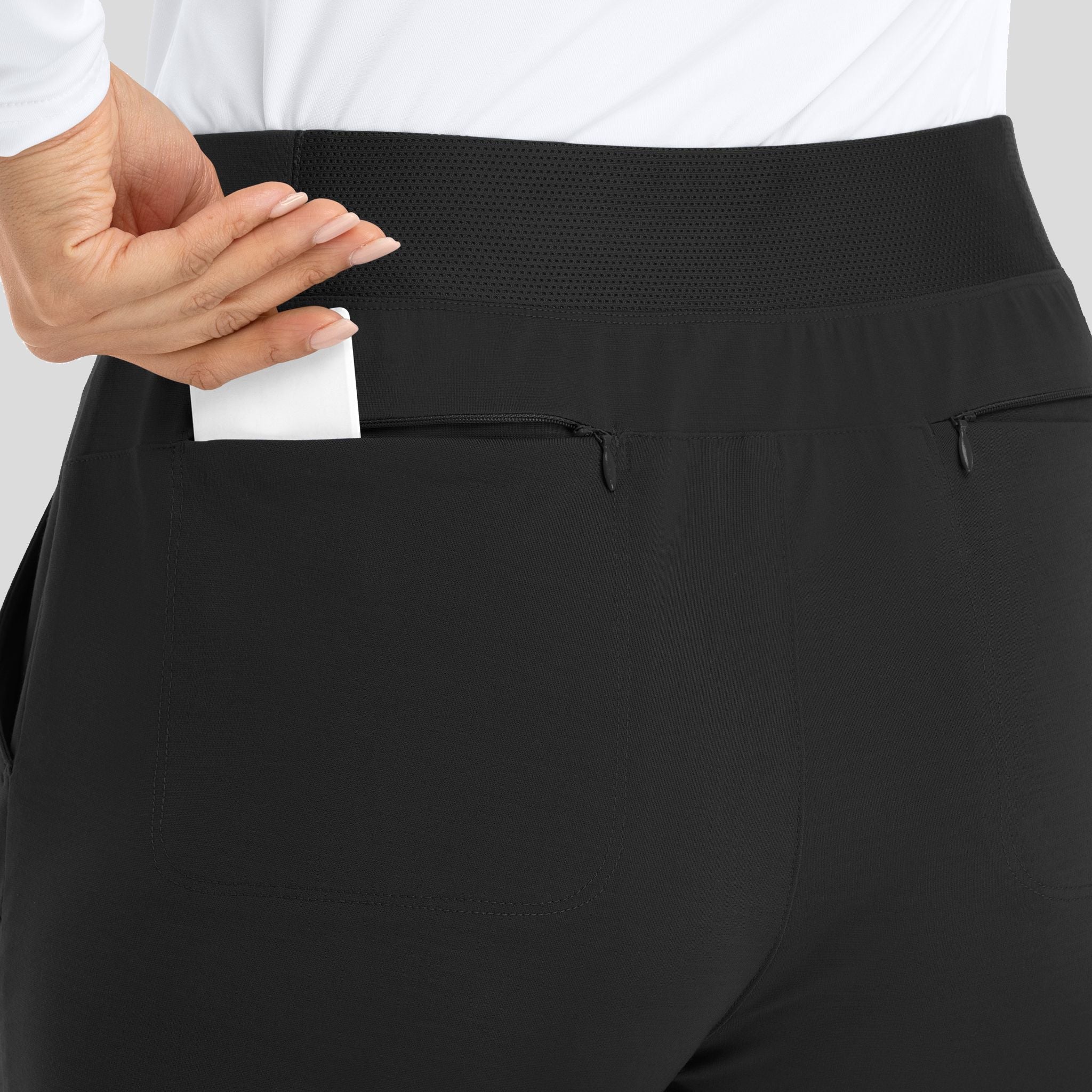 Maevn_Focus_60302_Black_back_POCKET