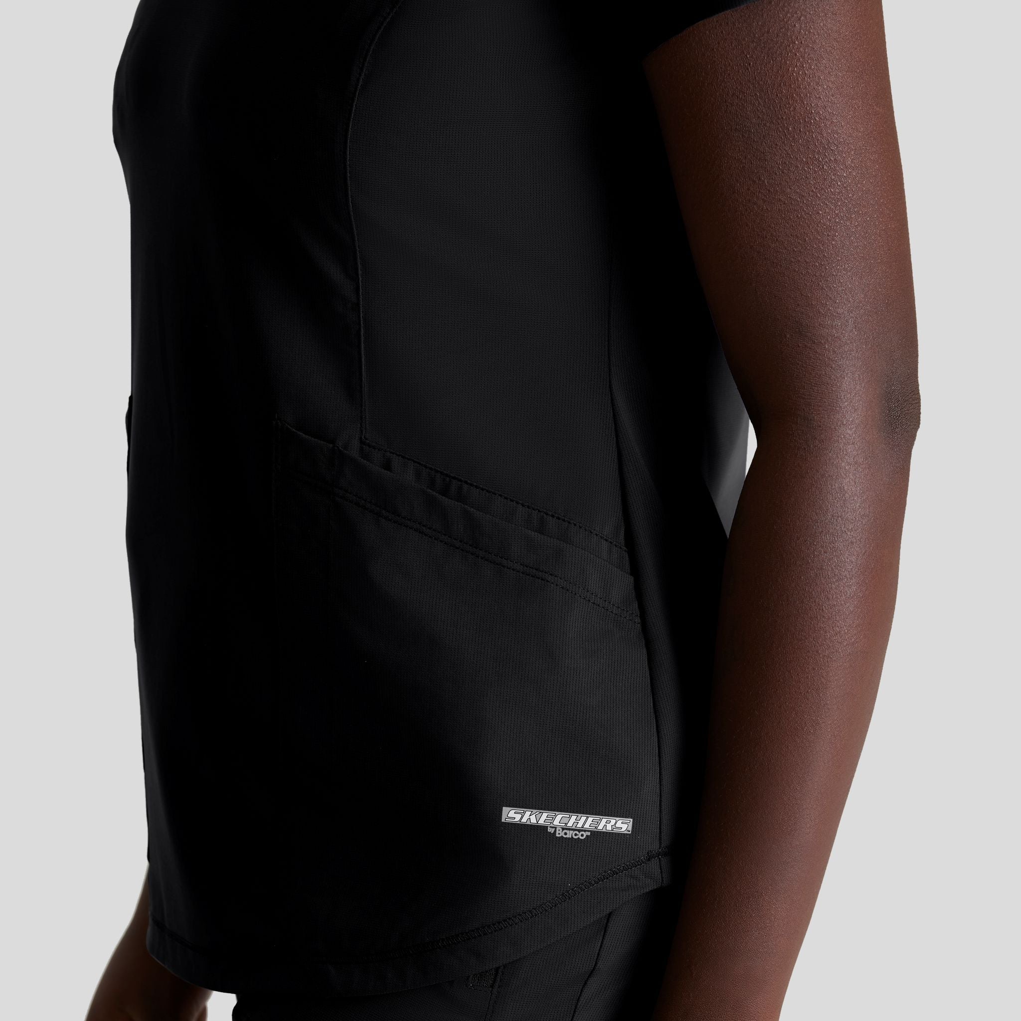 Serene 3-Pocket V-Neck Top | Black