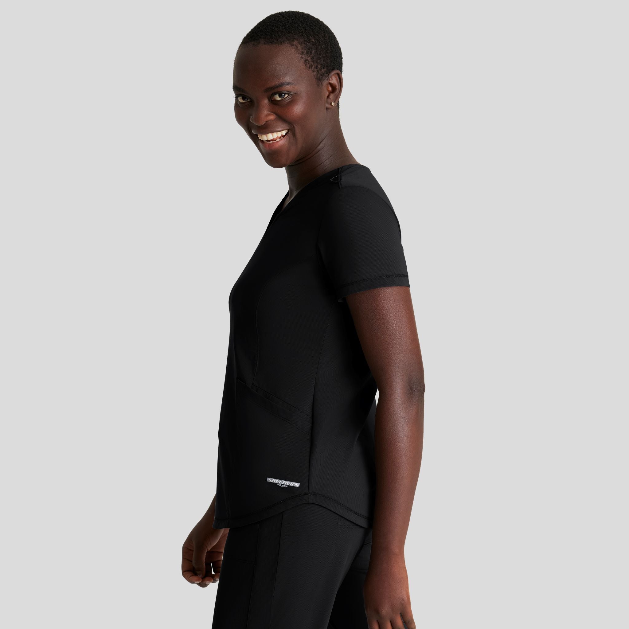 Serene 3-Pocket V-Neck Top | Black